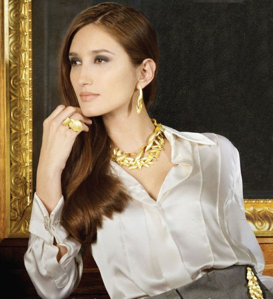 Anything Jewels Can Do, Ladies Cufflinks can do