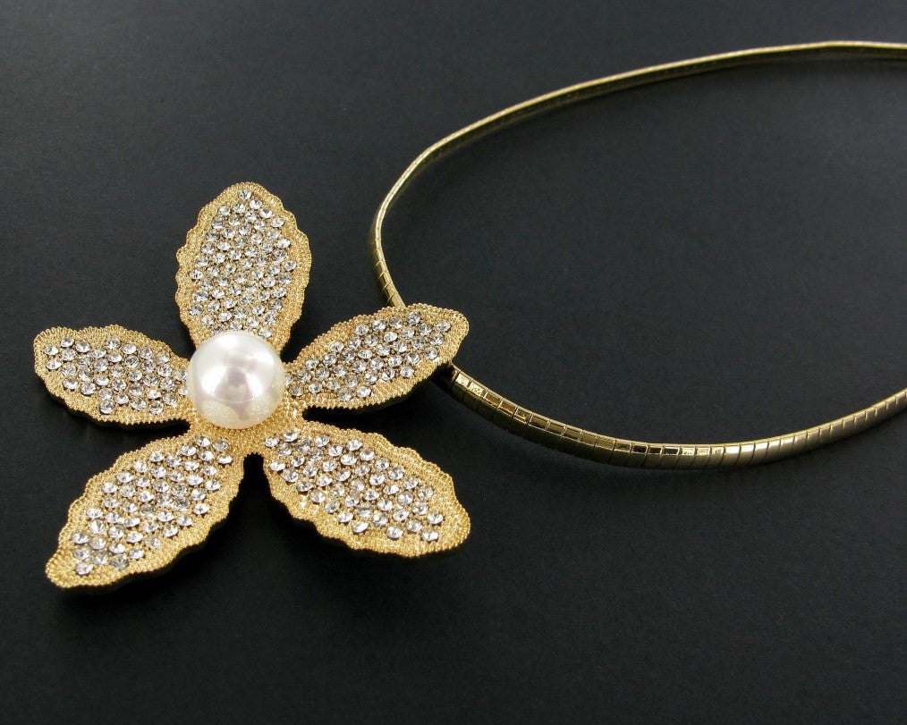 Daisy gold necklace