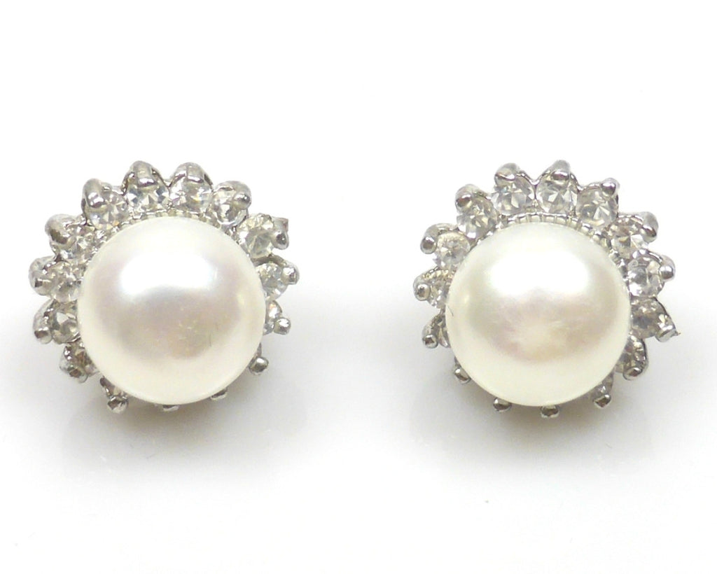 Natural freshwater pearl pendant and stud earrings