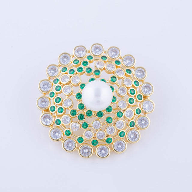 Elegant Pearl Flower Brooch