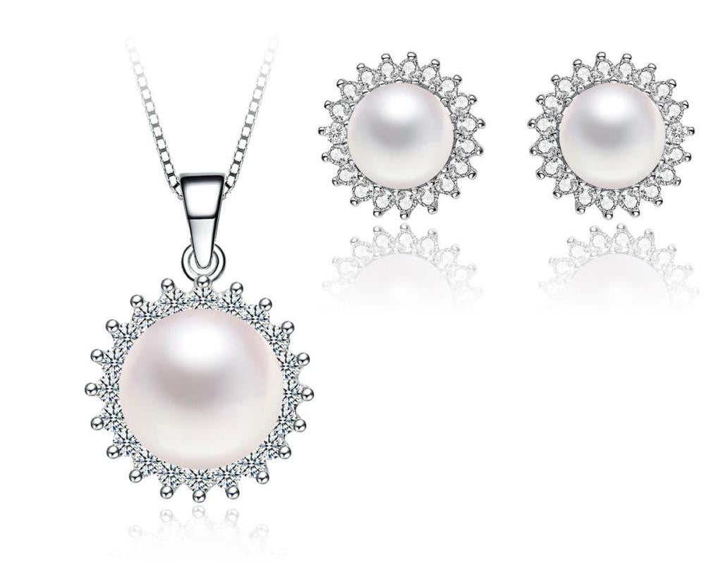 Natural freshwater pearl pendant and stud earrings